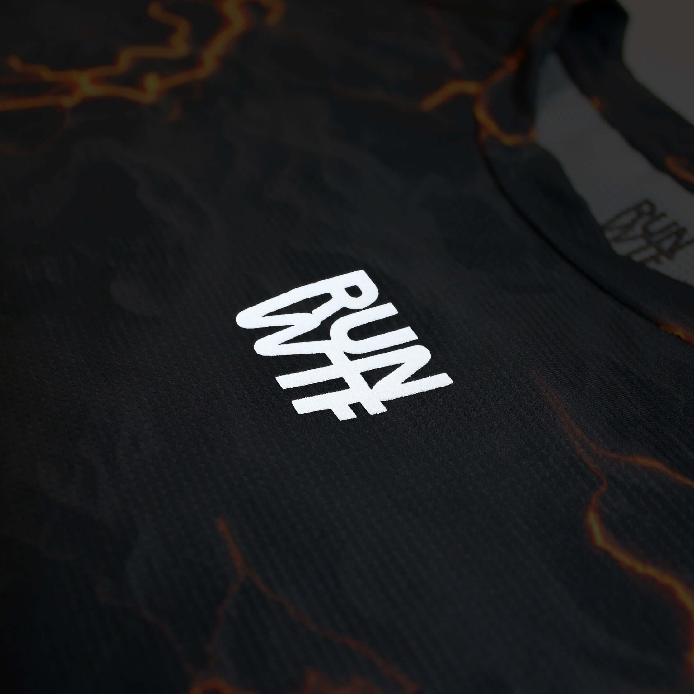 Running Shirt for high intensity workouts. Lightweight and breathable made from Recycling Polyester.