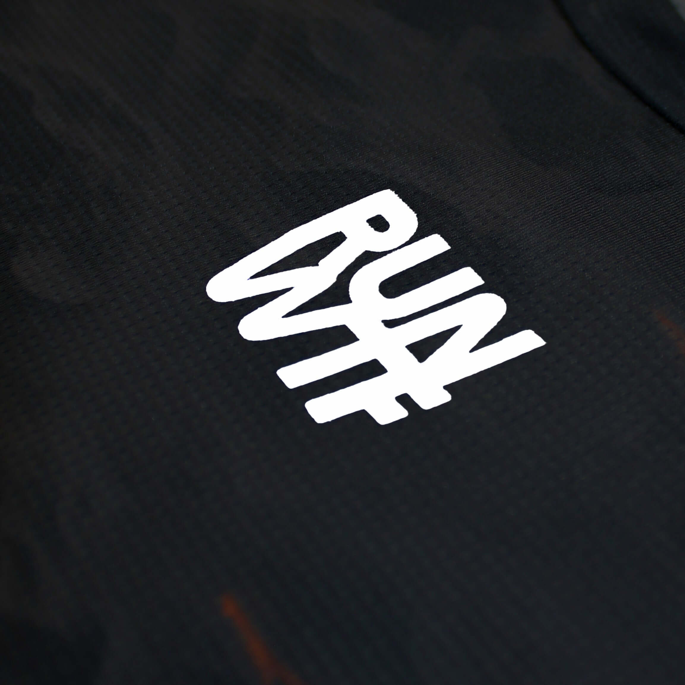 Running Singlet for high intensity workouts and race. Lightweight and breathable made from Recycling Polyester.