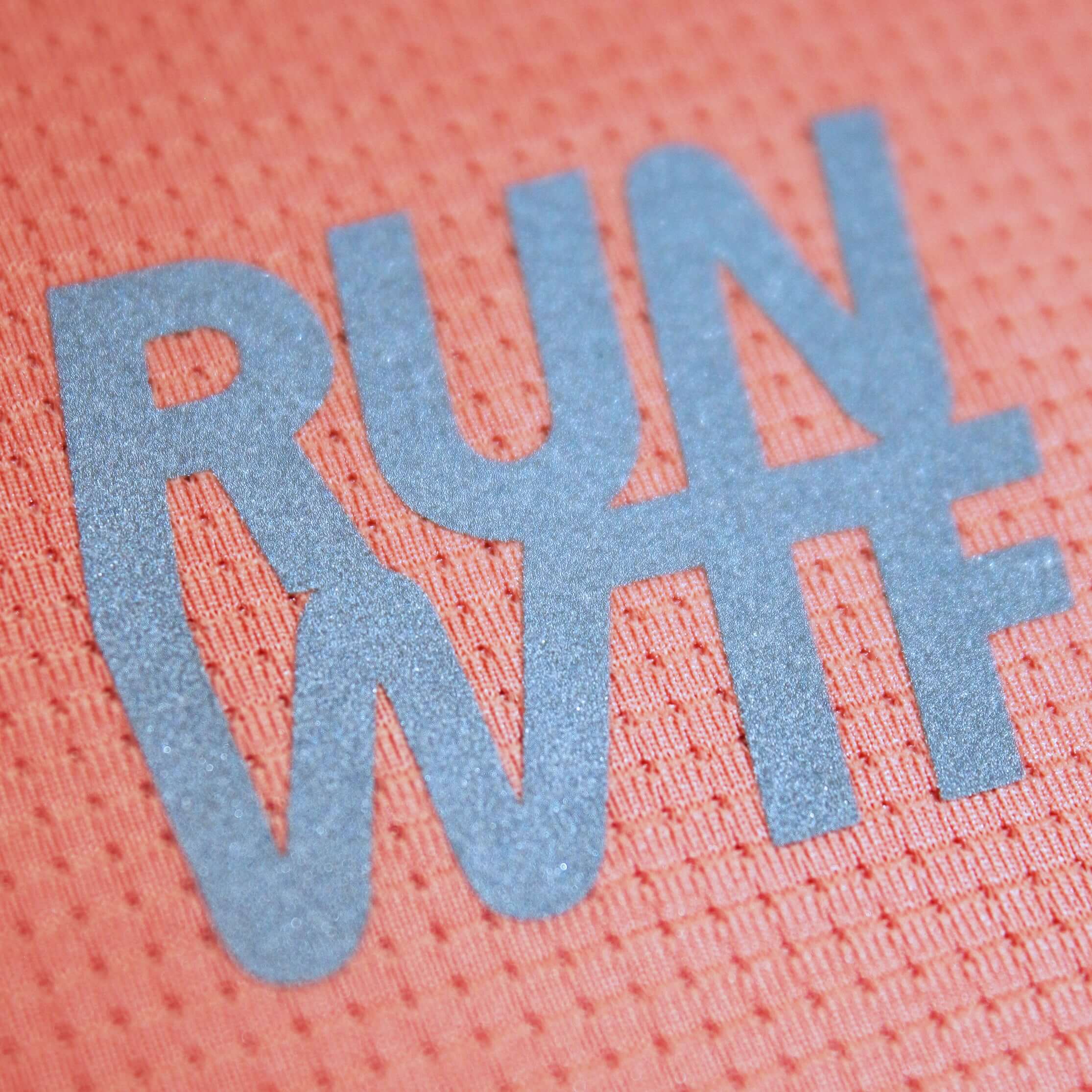RUN WTF Running Apparel steht für hochwertig verarbeitete Laufbekleidung. Entwickelt für passionierte LäuferInnen, die alles geben.